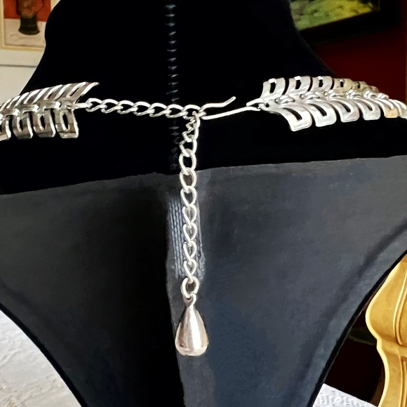 50’s Silver Tone Link Choker Necklace - Picture 3 of 5